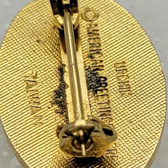 BE NICE TO ME Brooch Gold-Tone White Enamel Oval Vtg. URCHIN AMERICAN GREETINGS - Picture 6 of 9